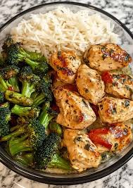 Garlic parmesan bites with rice and broccoli