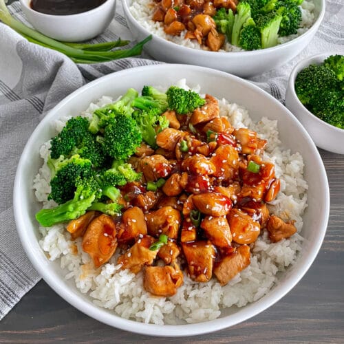 Teriyaki chicken bites with white rice and broccoli